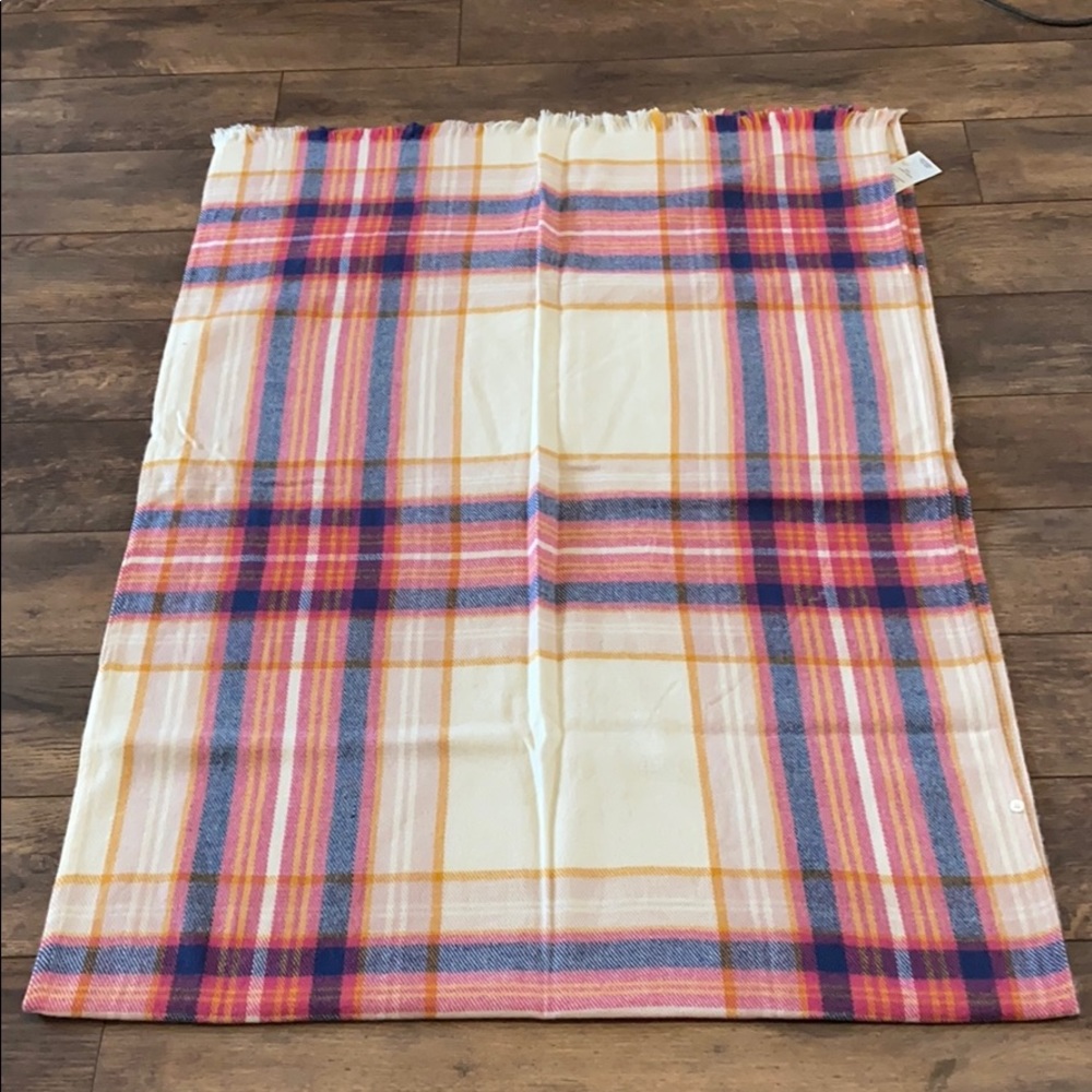 NWOT Motherhood Maternity Nursing Scarf